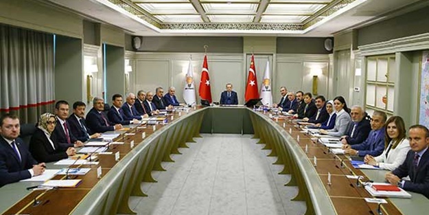 İstifa etmeyenler görevden alınacak