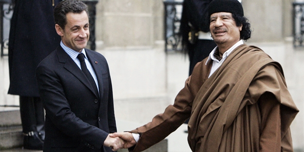 Sarkozy, Kaddafi'den 8 milyon dolar almış!