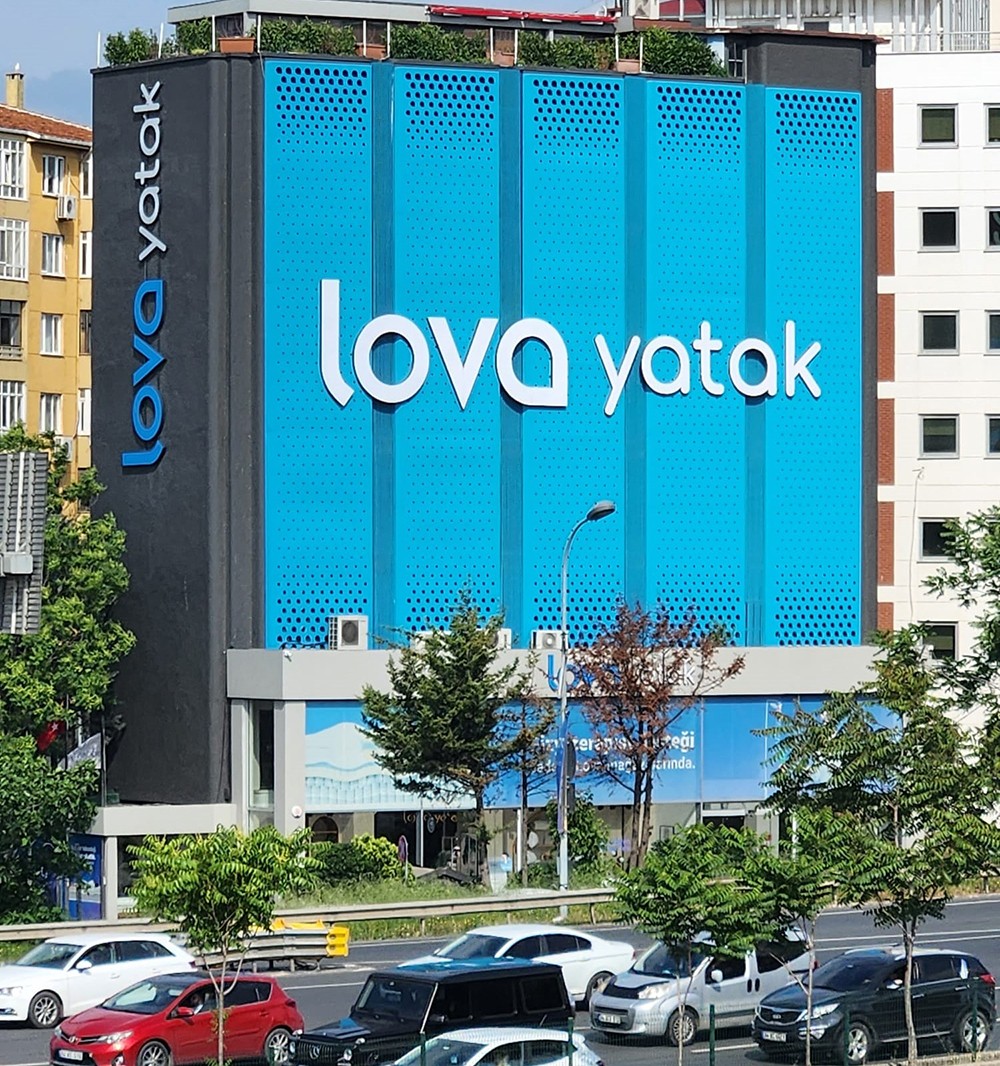 İstihdama katkı sağlamaya devam ediyor! İzmit’e 100. mağazasını açtı!