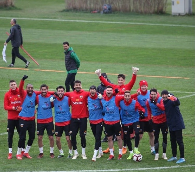 İstikbal Mobilya Kayserispor’da yüzler gülüyor 