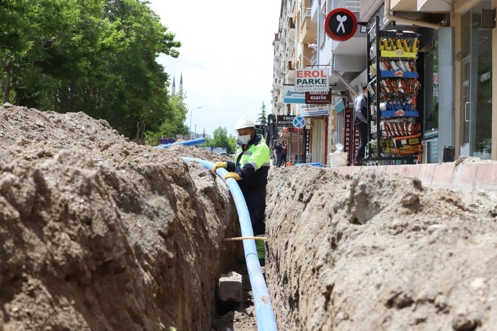 İstiklal caddesi sağlam altyapıya kavuşuyor 