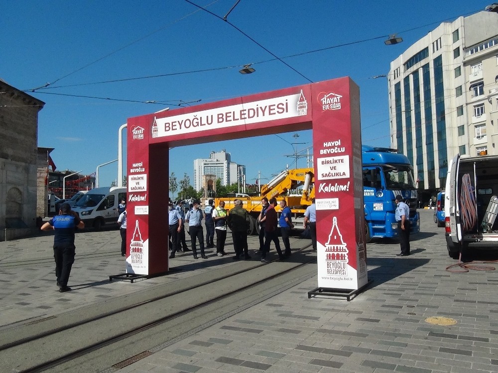 İstiklal Caddesi’nde zabıtalar arasında gerginlik 