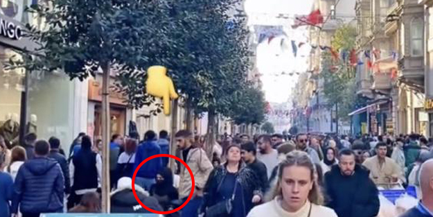 İstiklal Caddesi'ni kana bulayan teröristin yeni görüntüsü! Patlamadan önce turist kamerasına böyle yansımış