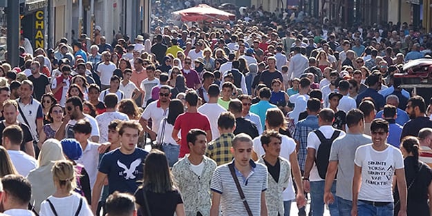 İstiklal'de adım atacak yer kalmadı!
