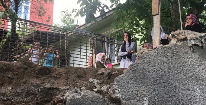 İstinat duvarı çöken inşaat mühürlendi