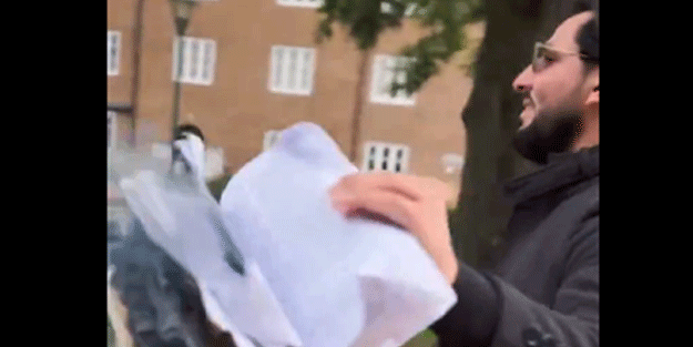 İsveç'te bir kez daha Kur'an-ı Kerim yakıldı