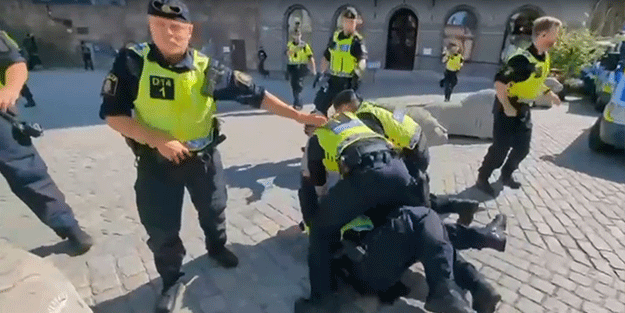 İsveç'te Kur'an-ı Kerim'e alçak saldırı!