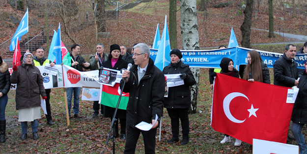 Rus Büyükelçiliği'nde protesto