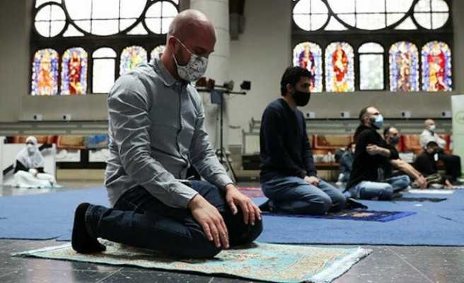 İsveç’teki Müslümanlar sevinçli! Namaz yasağı kaldırıldı