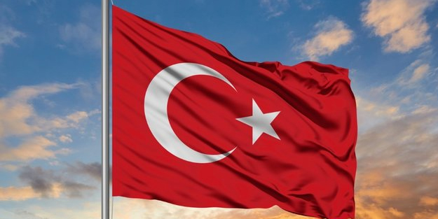 İsveç'ten çok büyük bir skandal daha! Türk bayrağına saygısızlık: O grubun sözleri dünya gündeminde