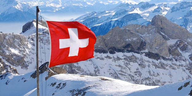 İsviçre'de 'enerji' paniği! Tavsiye: Mum ve odun stoklayın