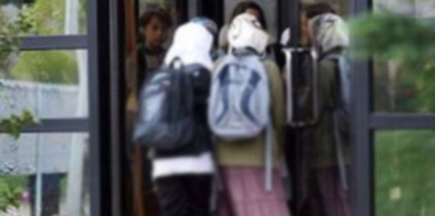 İsviçre’nin Halkçı Parti’si başörtüsünü yasaklattı