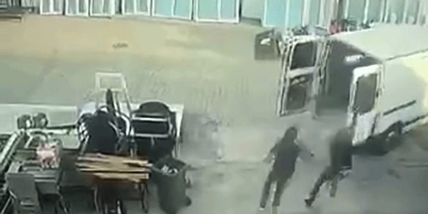 İşyeri sahibi kurşun yağdırdı