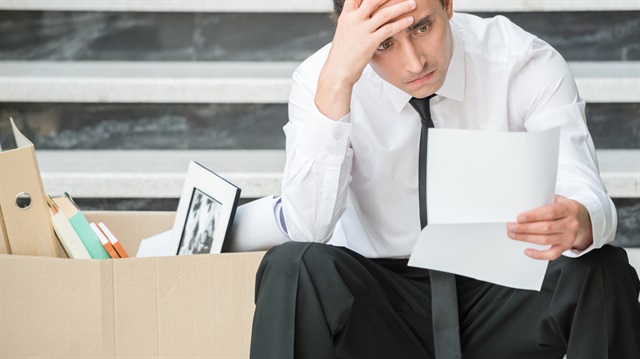 İşyerinde cam çerçeve indiren tazminatsız işinden olabilir