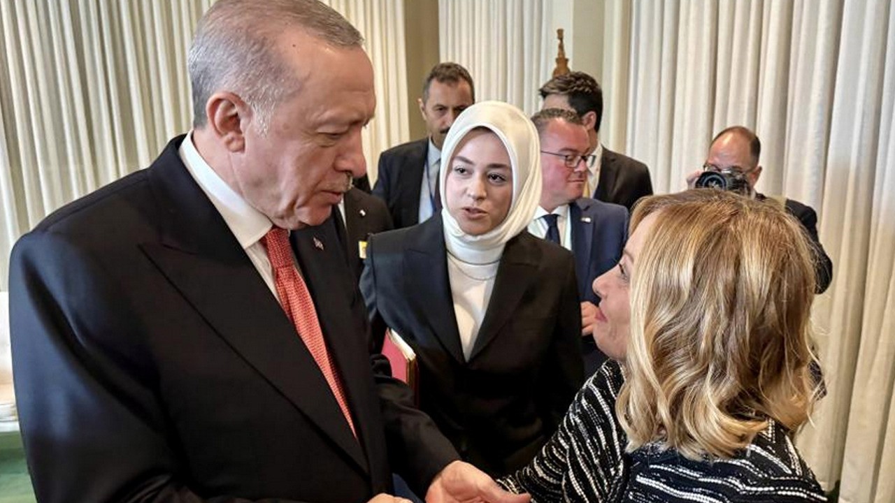 İtalya Başbakanı Meloni'nin kuklasını yaktılar! Şoke eden olay