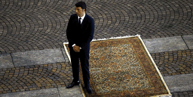 İtalya Başbakanı Renzi Bratislava, Hollande ve Merkel'i böyle protesto etti