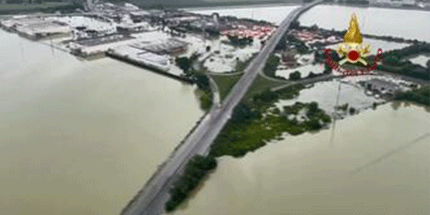 İtalya sele teslim! 14 kişi hayatını kaybetti