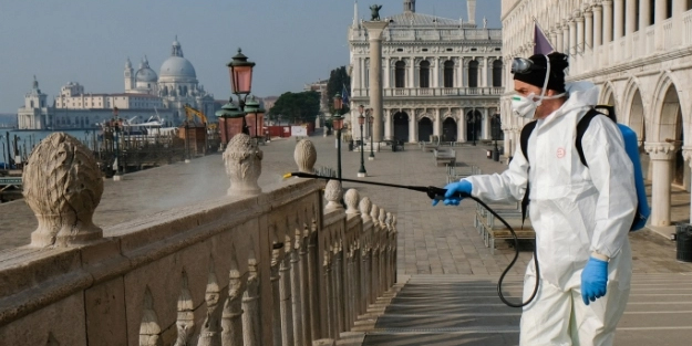 İtalya'da 23 binin üstünde yeni vaka
