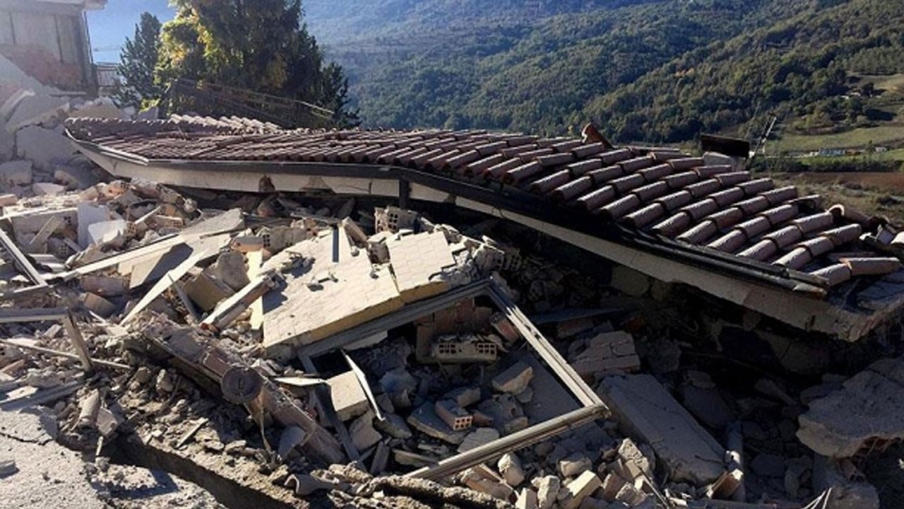 İtalya’da 4.4 büyüklüğündeki deprem korkuttu! 1 yaralı