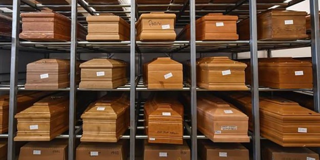 İtalya'da cenazeler aylardır gömülmek için bekliyor