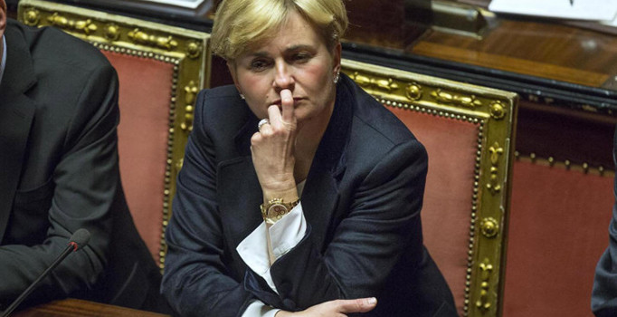 İtalya'da ekonomik kalkınma bakanı Guidi istifa etti