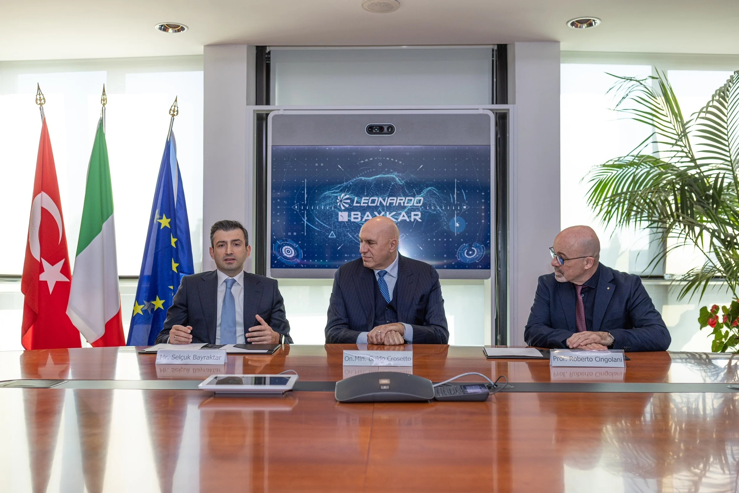 İtalya’da gündem Baykar! İtalyan Bakan’dan flaş açıklama