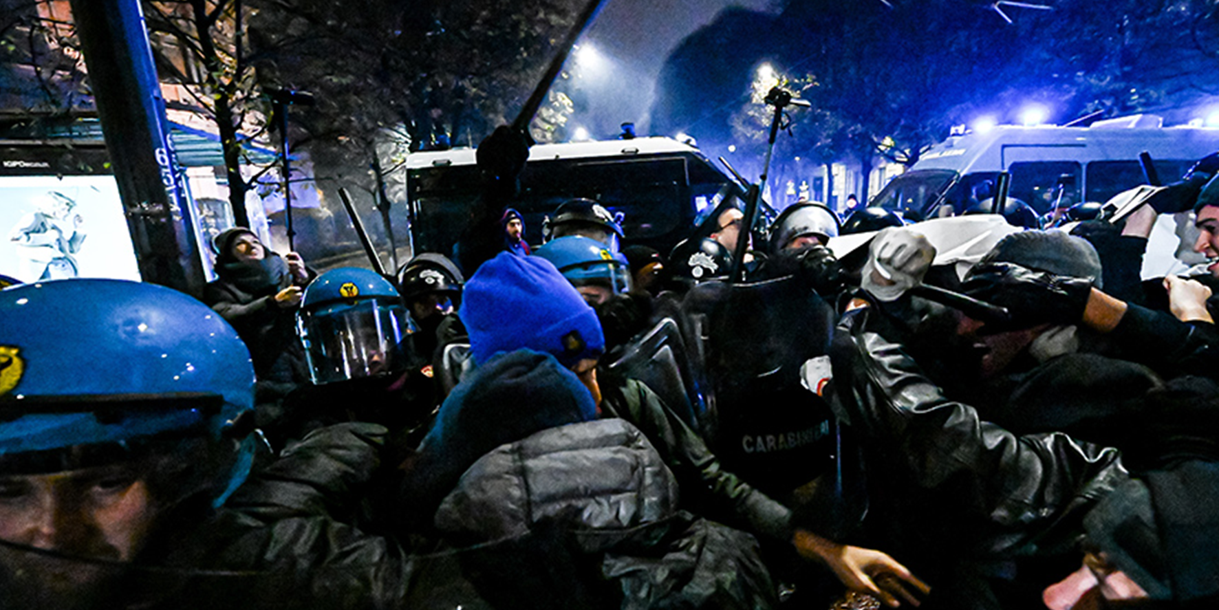 İtalya'da Rus yanlıları sokağa indi ortalık karıştı!