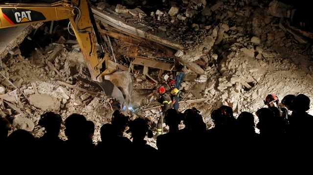 İtalya'daki depremde ölü sayısı 247'ye çıktı