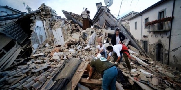 İtalya'daki depremde ölü sayısı yükseldi!