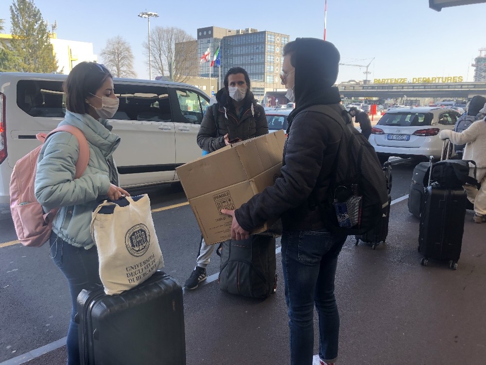 İtalya’dan 213 öğrenci Türkiye’ye doğru yola çıktı 