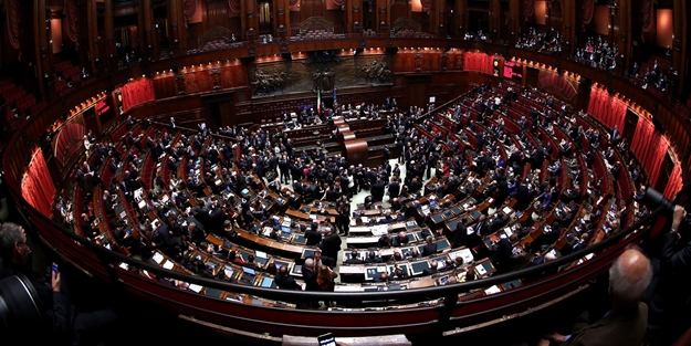 İtalya'dan Irak'a askeri takviye