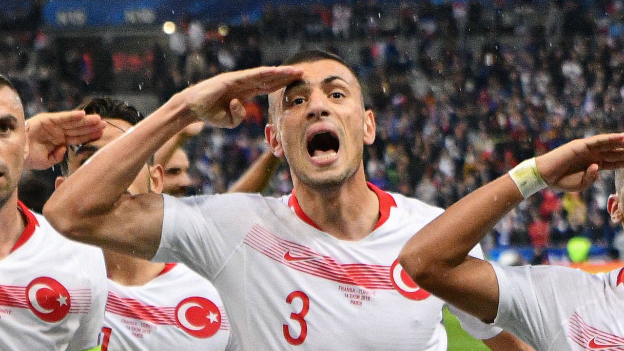 İtalyan basını resmen duyurdu… Yeni takımı belli oldu! Milli futbolcu Merih Demiral Suudi Arabistan ile bağı koparıyor!