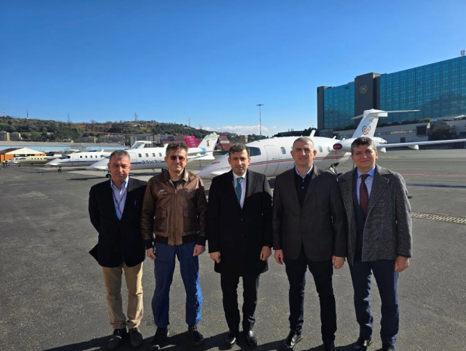 İtalyan efsanesiydi Türk efsanesi oldu! Selçuk Bayraktar, Piaggio P180'nin pilot koltuğuna oturdu. Çok özel görüntüler