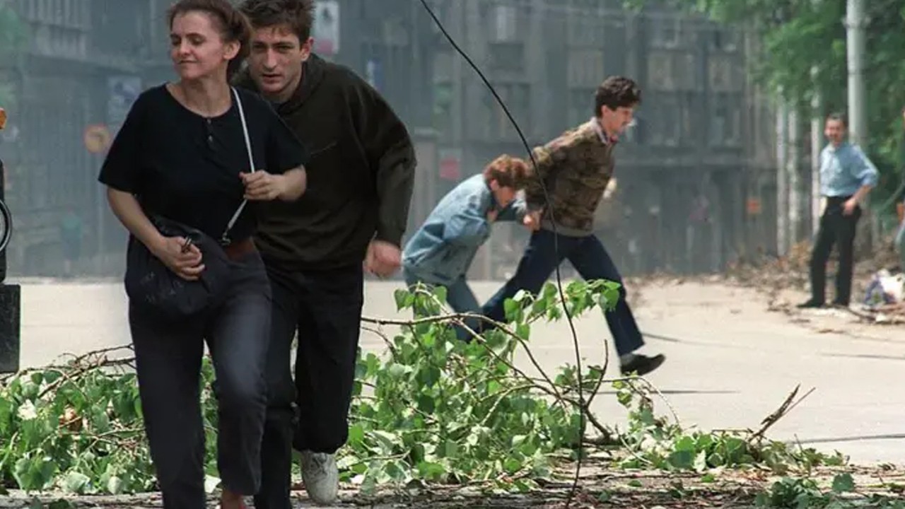 İtalyan gazeteci 'keskin nişancı turizmi' iddiasını yalanladı: Sanki çocuk oyuncağı inkar etti