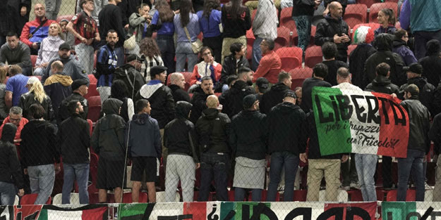 İtalyan taraftarlardan alkışlanacak katil İsrail tavrı