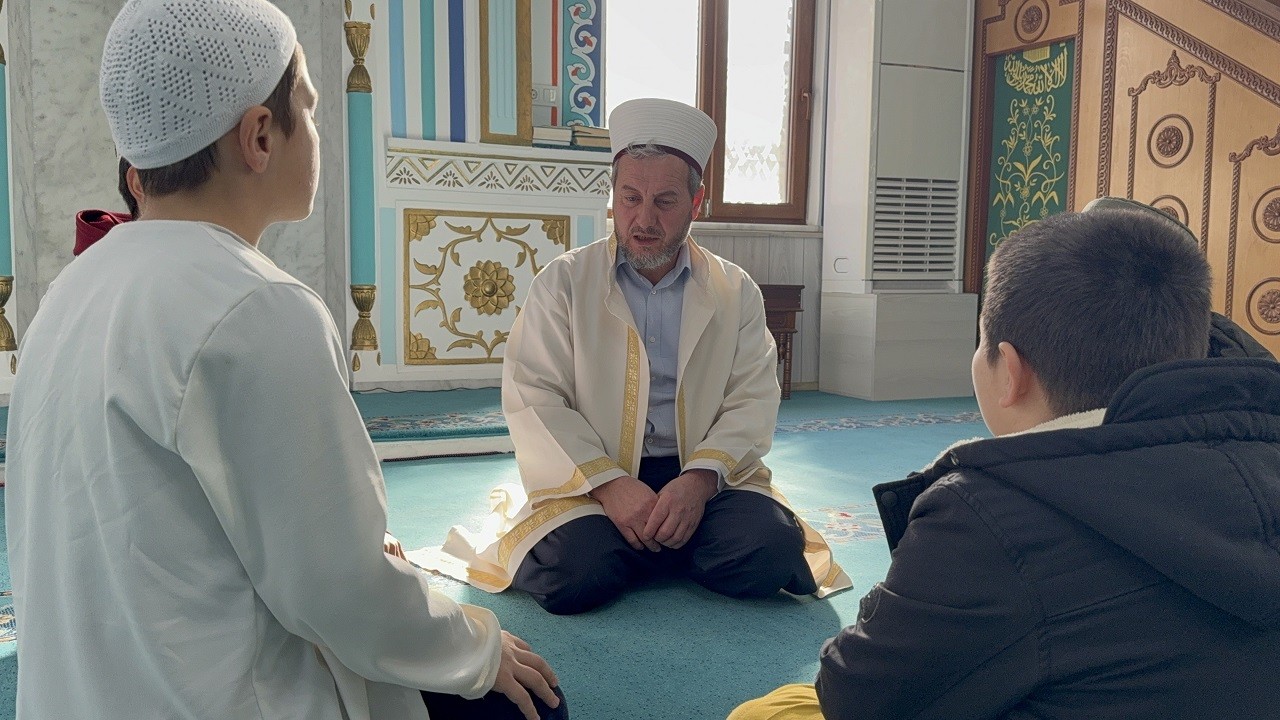 İtalyan turist, imamın misafirperverliğine inanamadı