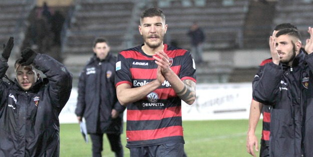 İtalyanlar duyurdu! Trabzonspor, Kastriot Dermaku'ya talip oldu