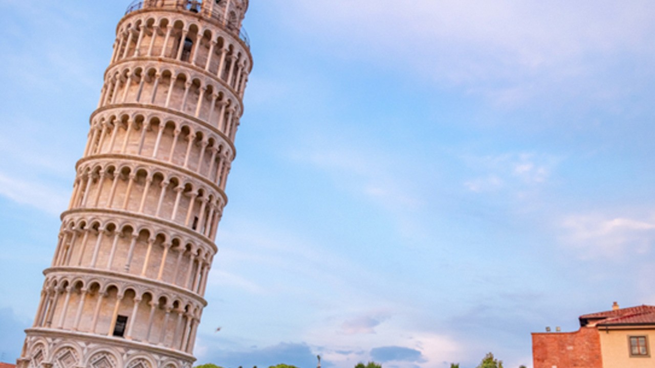 İtalyanları kızdıracak rakip! Gören herkes şaşkına uğradı Pisa Kulesi'nin ikizi ortaya çıktı