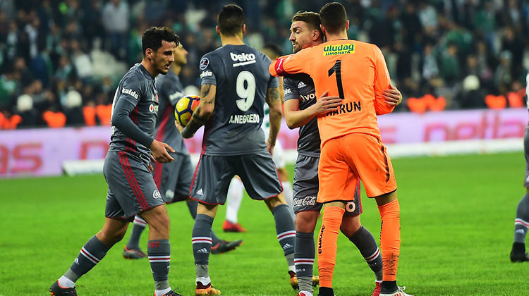 İtalyanlar milli futbolcumuz için tribündeydi!