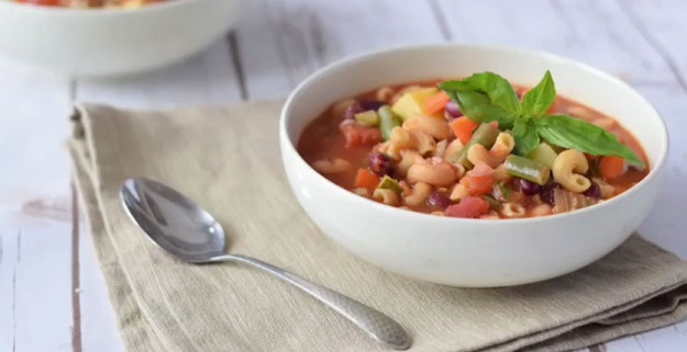 İtalyanların nefis çorbası 'minestrone' nasıl yapılır?