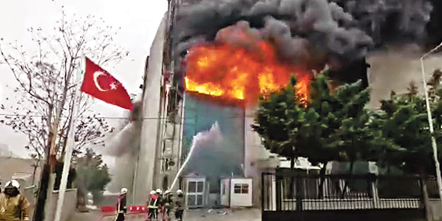 İtfaiye yetkilileri ile, müfettiş önünde sohbet!