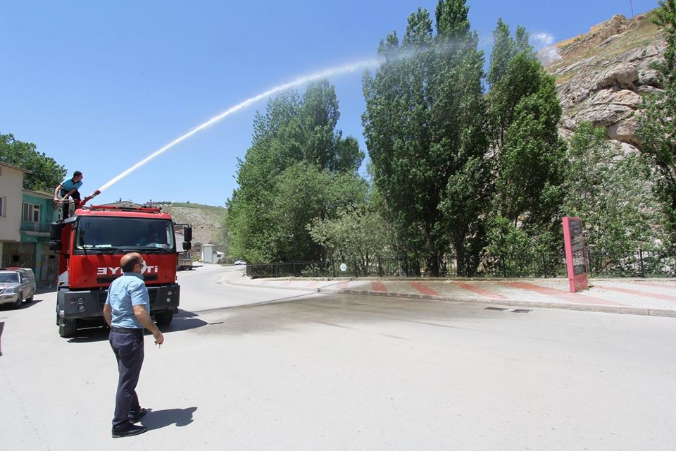 İtfaiyeden polen temizliği 