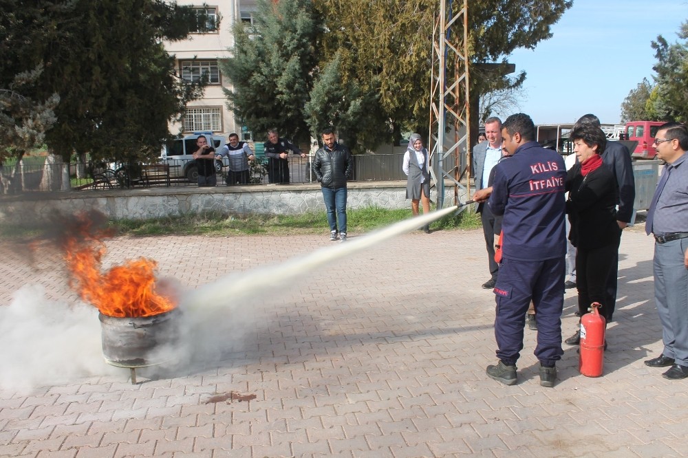 İtfaiyeden yangın eğitimleri sürüyor 