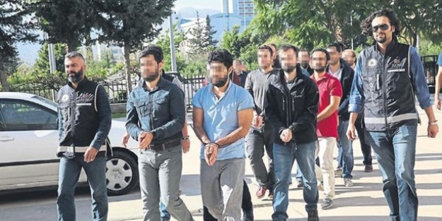 İtirafçı komiser 11 FETÖ'cüyü ele verdi