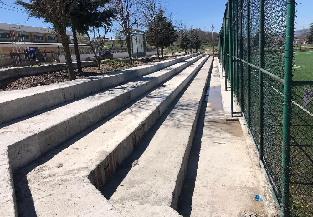 İvrindi stadına 500 kişilik tribün 