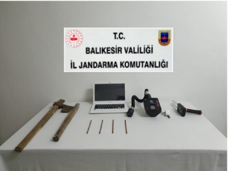 İvrindi’de kaçak kazı yapan 2 kişi yakalandı 