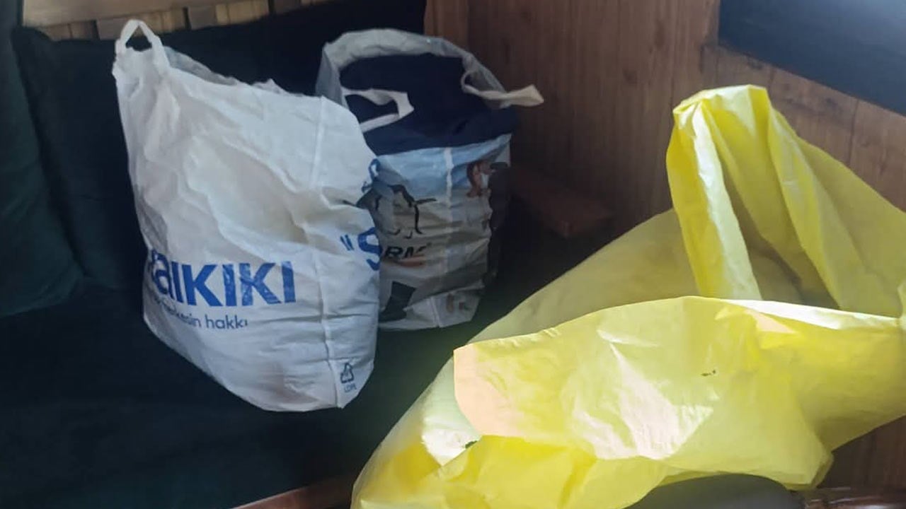 İyi ki ‘Ahbap’lara teslim edilmemiş! Bağışlanan kıyafetlerden neler çıktı neler