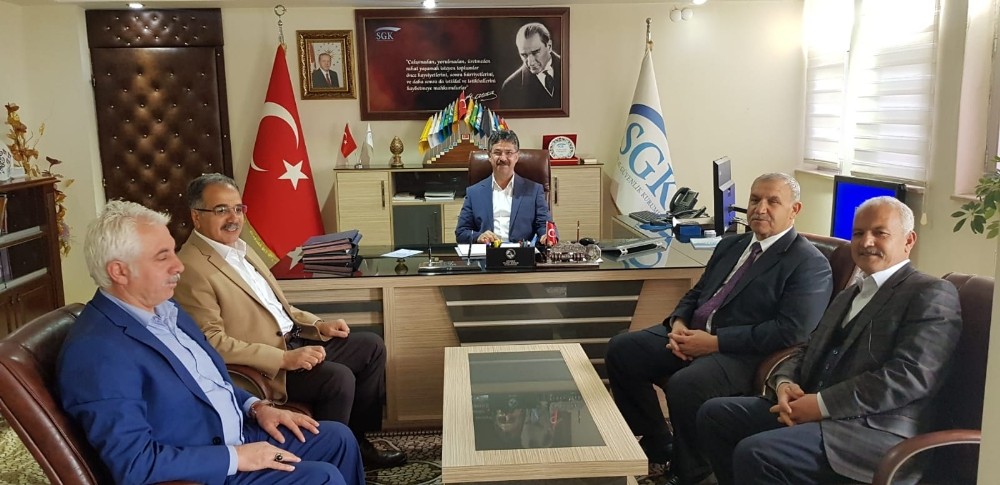 İYİ Parti Belediye Başkan Adayı Kırmızı: 