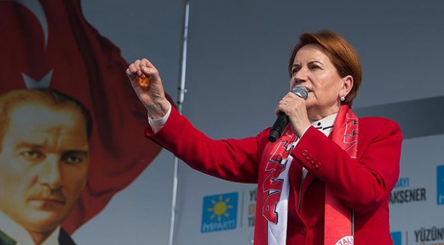 İyi Parti Cumhurbaşkanı Adayı Meral Akşener Yalova'da halka hitap etti