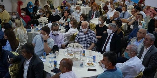 İYİ Parti korona tedbirlerini hiçe saydı